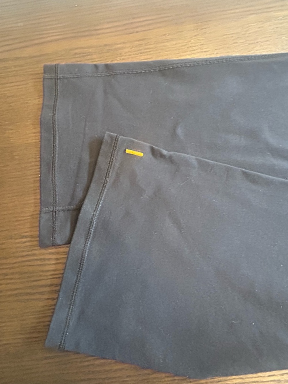 Lucy Black Boot-Cut Flare Yoga Pants Medium Short Court - Picture 3 of 8